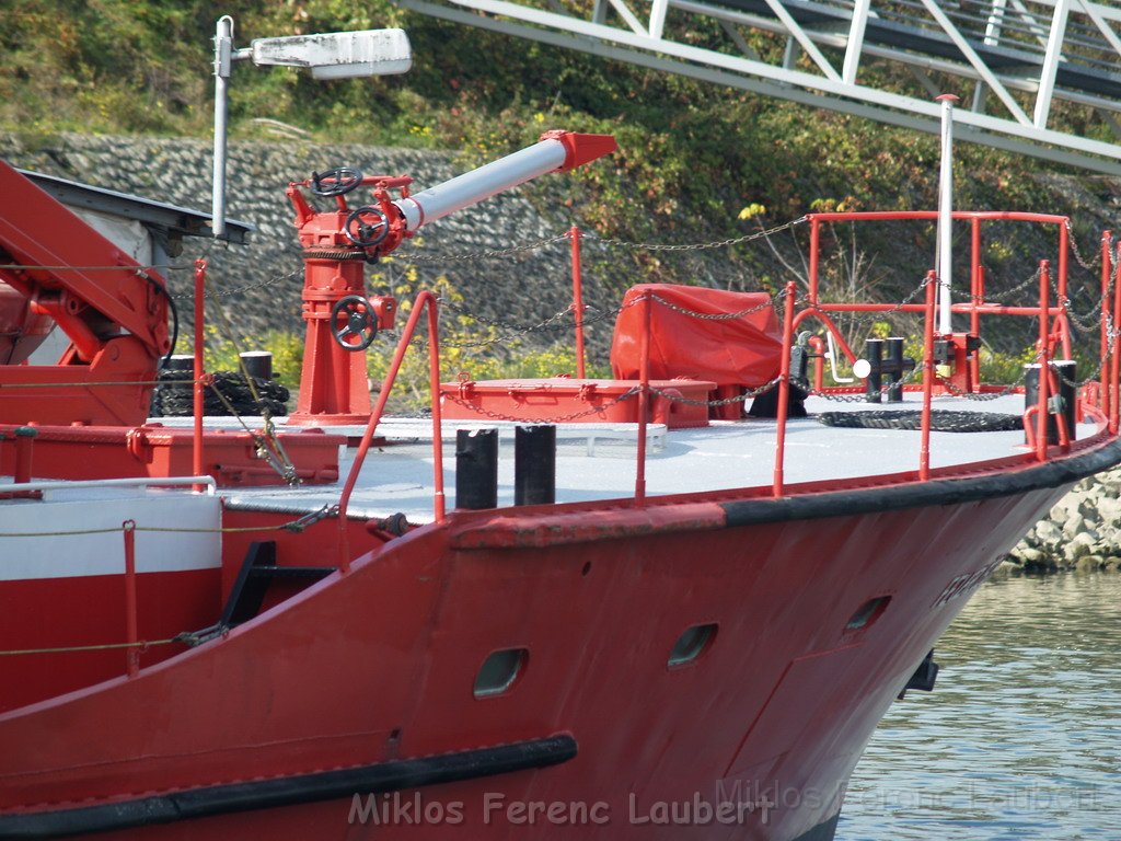Feuerloeschboot 10-2      P030.JPG